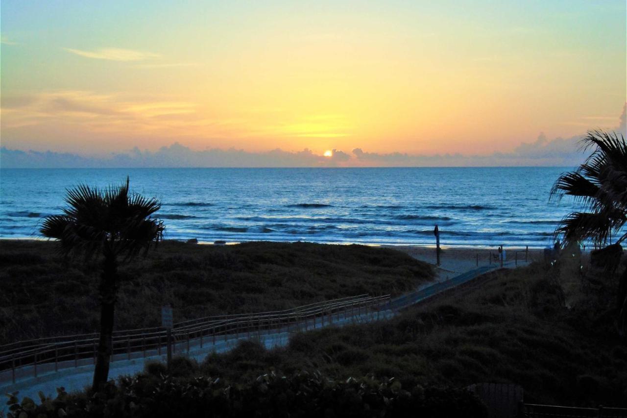 Sunny Oceanfront Condo On South Padre Island Beach Екстер'єр фото
